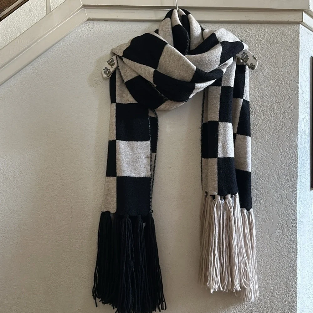 RARE ANTHROPOLOGIE | Checkered Scarf
